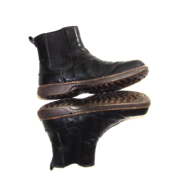 UGGs Size 11 Men\'s Black Boots main image 5